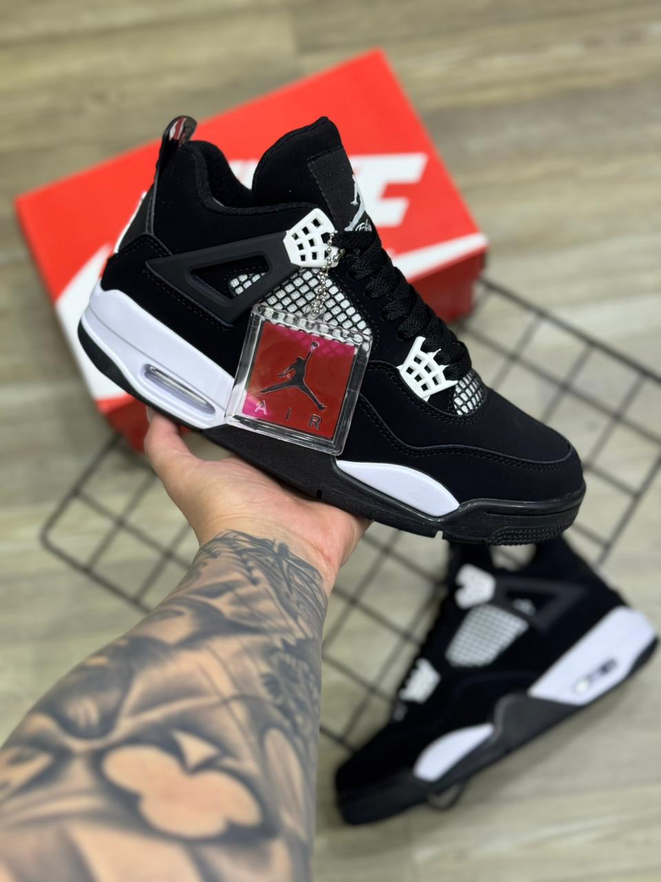 Tênis Jordan 4